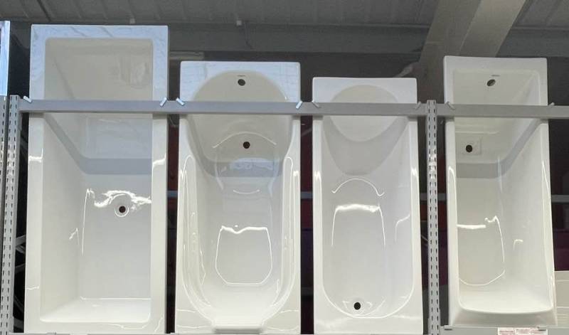 Baignoire d'angle, droite ou arrondie chez Bricomarché Saint Léonard à proximité de Fécamp