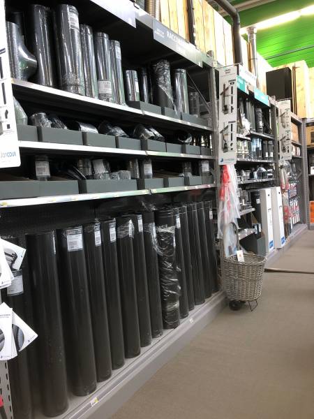Vente de poêle à granulés ou poêle à bois et tous les accessoires de raccordement conforment à une installation tendance et chaleureuse à Cany Barville, à 20 km de Fécamp