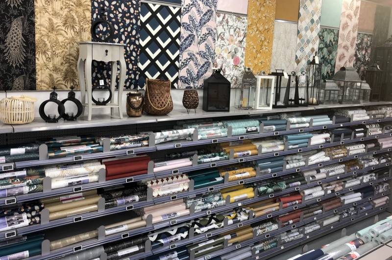 Trouver un magasin de papiers peint tendance et peintures sur mesure à proximité de Fécamp