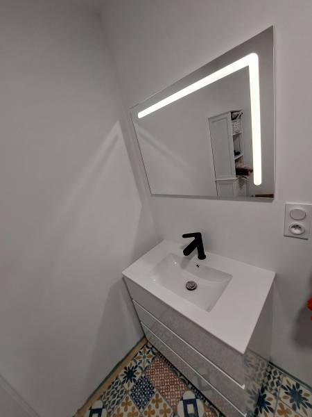 Salle de bain avec douche italienne à proximité de Fécamp